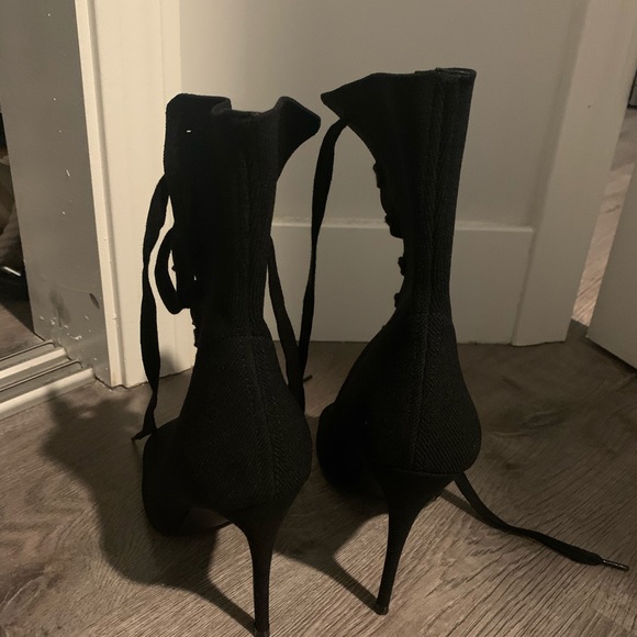 Steve Madden - Picture 2 of 3